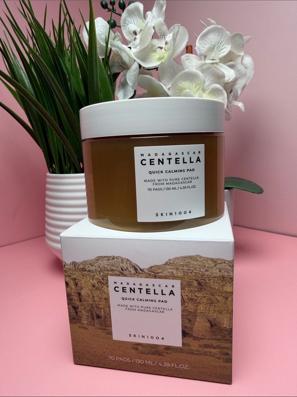 SKIN1004 Madagascar Centella Quick Calming Pads — White/Cream Jar